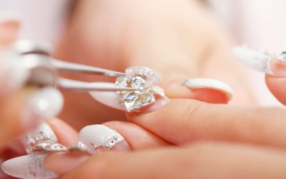 フリーランスネイリストの始め方と成功のコツ｜必要な準備・開業資金・収入アップ術まとめ