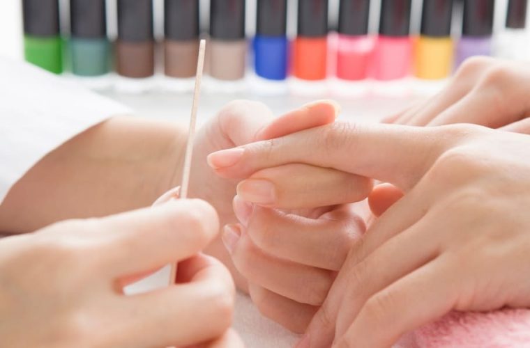 フリーランスネイリストの始め方と成功のコツ｜必要な準備・開業資金・収入アップ術まとめ