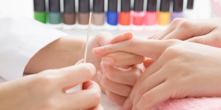 フリーランスネイリストの始め方と成功のコツ｜必要な準備・開業資金・収入アップ術まとめ