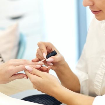 ネイリストに向いている人とは？ネイリストの資質と注意すべきNGポイント