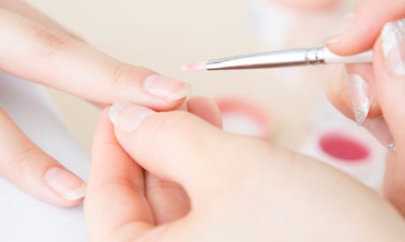 ネイリストになるには