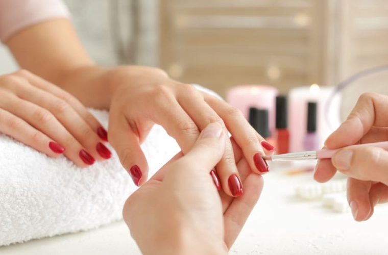 ネイルリペアとは？亀裂・リフトを“オフせず”補強する方法と注意点