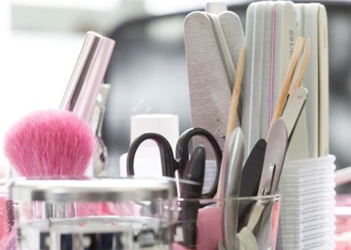 ネイル資格取得の費用と期間の目安