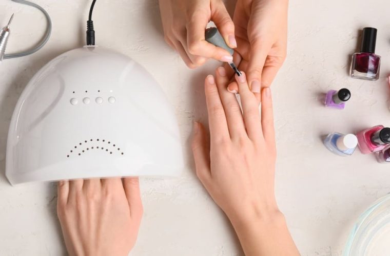 社会人におすすめのネイルスクールとは？仕事と両立しながら資格取得を叶える方法