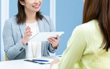 社会人がネイルスクールを選ぶときの注意点