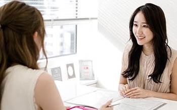 キャリエールネイルスクールの個別面談イメージ